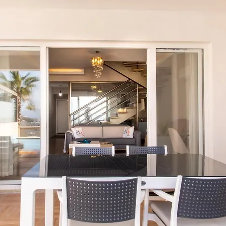 Spacious Perfect Flat With Private Pool Апартаменты