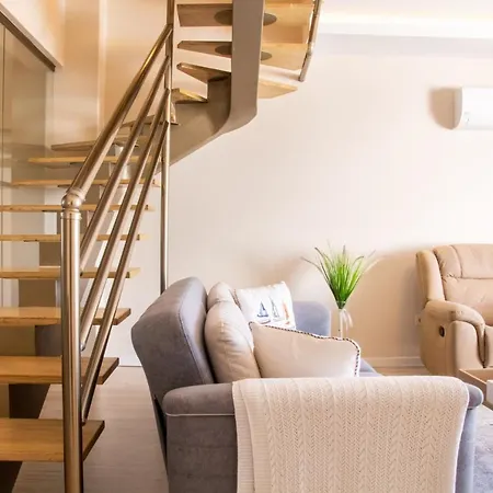 Spacious Perfect Flat With Private Pool