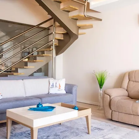 アパート Spacious Perfect Flat With Private Pool クシャダス