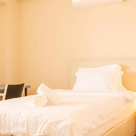 Spacious Perfect Flat With Private Pool アパート クシャダス